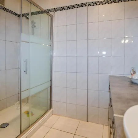 2 Bedroom Gorgeous In Di Nazza *