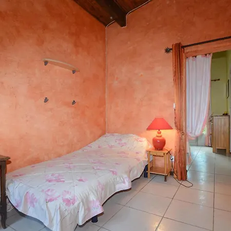 2 Bedroom Awesome In Di Nazza Poggio-di-Nazza